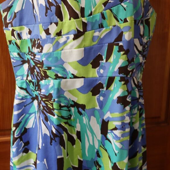 T Tahari Blue & Green Floral V-Neck Sheath Dress | Sleeveless Professional 12 - Picture 5 of 11